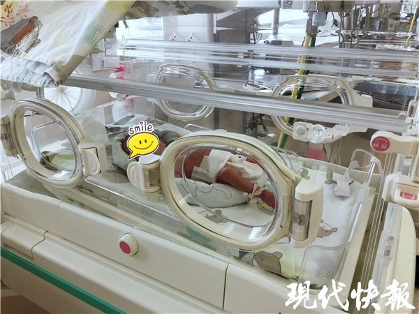 现代快报（ZAKER）：孕妈头昏眼花，到医院生了个 2 斤多的宝宝.jpg