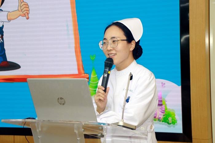 苏州市“5•12”护士节系列活动之护理启蒙课程在我院举行2.jpg